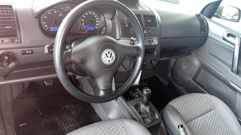 POLO 1.6 MI 8V FLEX 4P MANUAL - 2005 - VERANóPOLIS