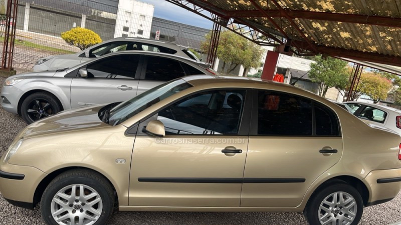 POLO 1.6 MI 8V FLEX 4P MANUAL - 2005 - VERANóPOLIS
