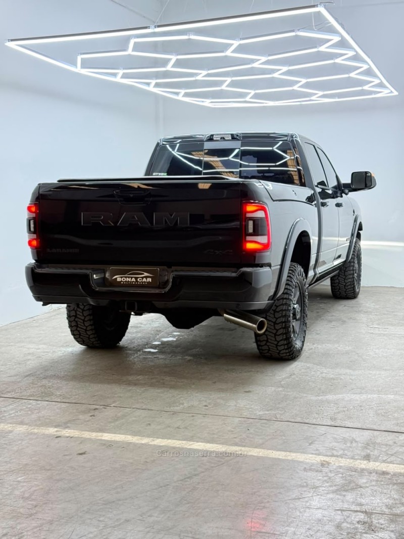 2500 LARAMIE 6.7 NIGHT ED TURBO CD 4X4 DIESEL 4P AUTOMÁTICO - 2021 - CAXIAS DO SUL