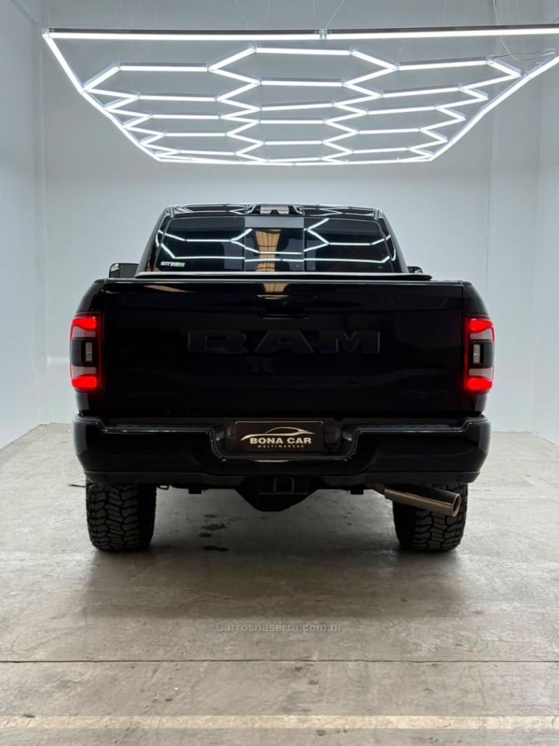 2500 LARAMIE 6.7 NIGHT ED TURBO CD 4X4 DIESEL 4P AUTOMÁTICO - 2021 - CAXIAS DO SUL