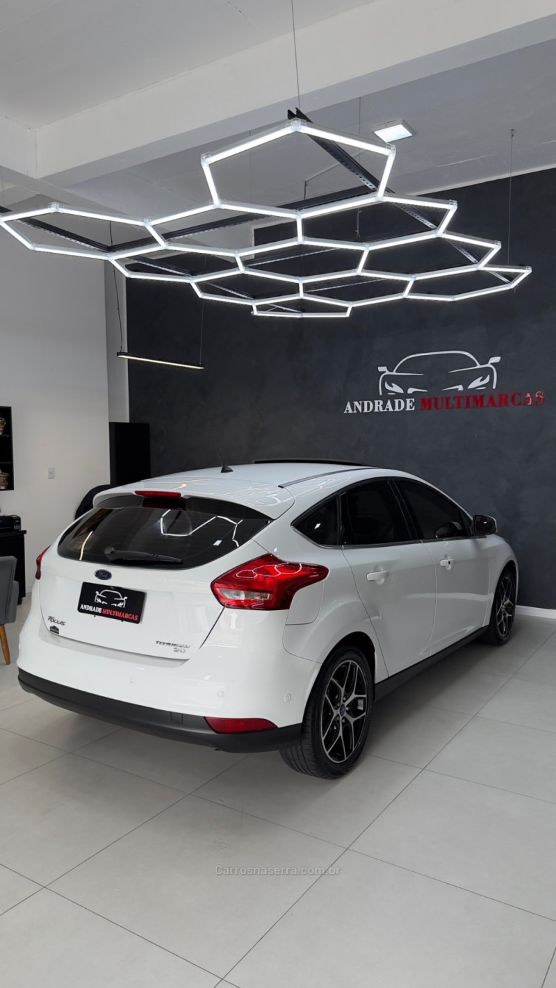 FOCUS 2.0 TITANIUM PLUS 16V FLEX 4P AUTOMÁTICO - 2016 - CAXIAS DO SUL
