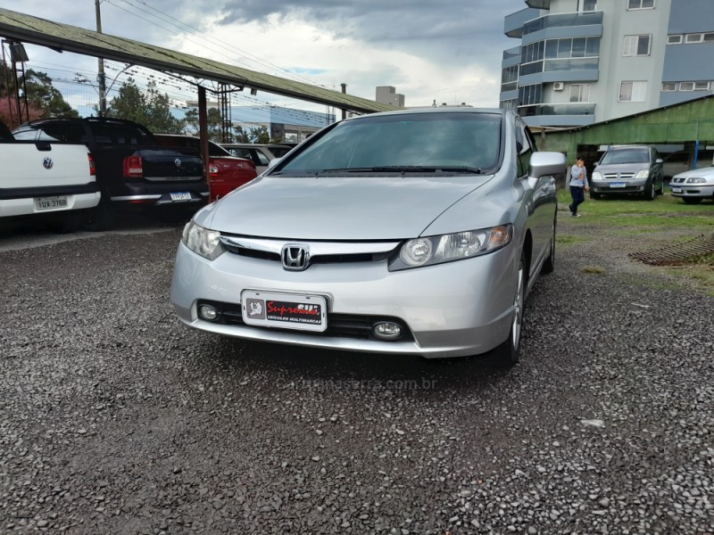 CIVIC 1.8 LXS 16V FLEX 4P MANUAL - 2008 - VERANóPOLIS