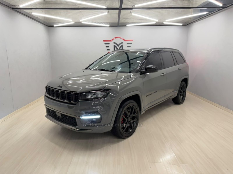 COMMANDER 2.0 HURRICANE BLACKHAWK 4X4 TURBO GASOLINA 4P AUTOMÁTICO - 2025 - CAXIAS DO SUL
