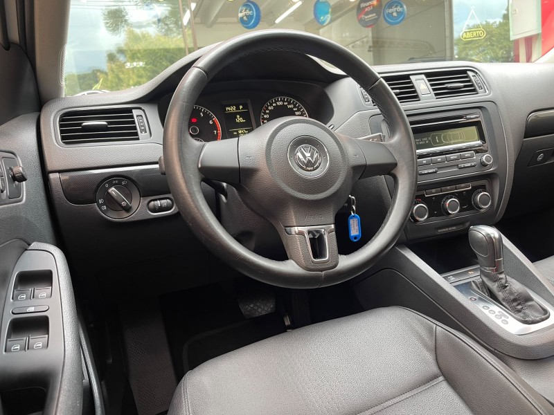 JETTA 2.0 COMFORTLINE FLEX 4P TIPTRONIC - 2012 - CAXIAS DO SUL