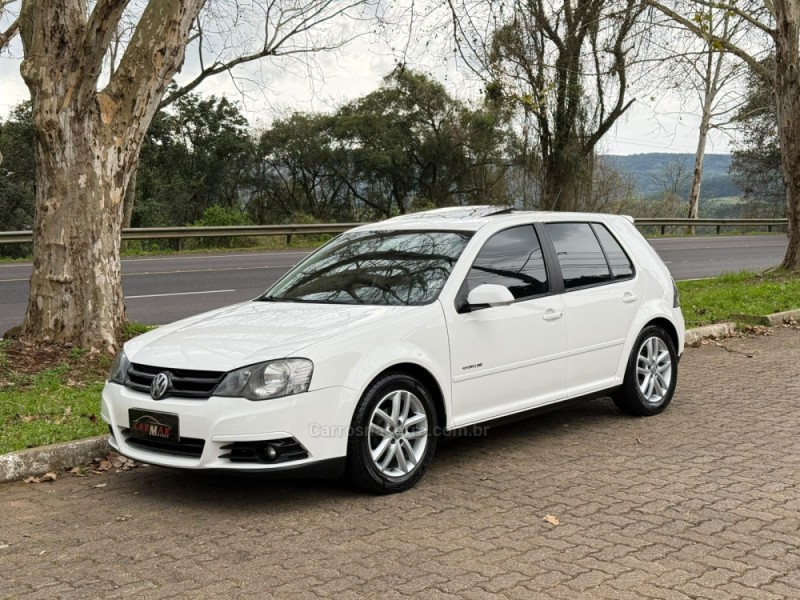 GOLF 1.6 MI SPORTLINE 8V FLEX 4P MANUAL - 2010 - DOIS IRMãOS