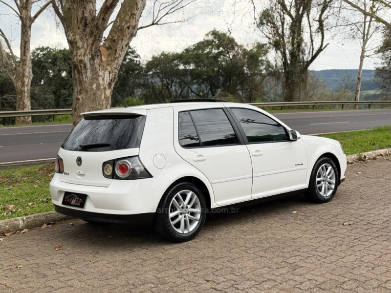 GOLF 1.6 MI SPORTLINE 8V FLEX 4P MANUAL - 2010 - DOIS IRMãOS