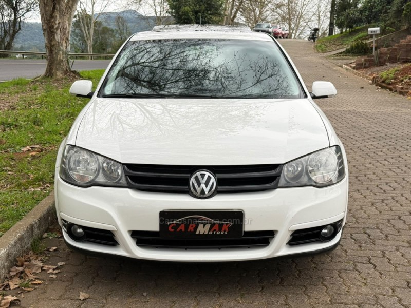 GOLF 1.6 MI SPORTLINE 8V FLEX 4P MANUAL - 2010 - DOIS IRMãOS
