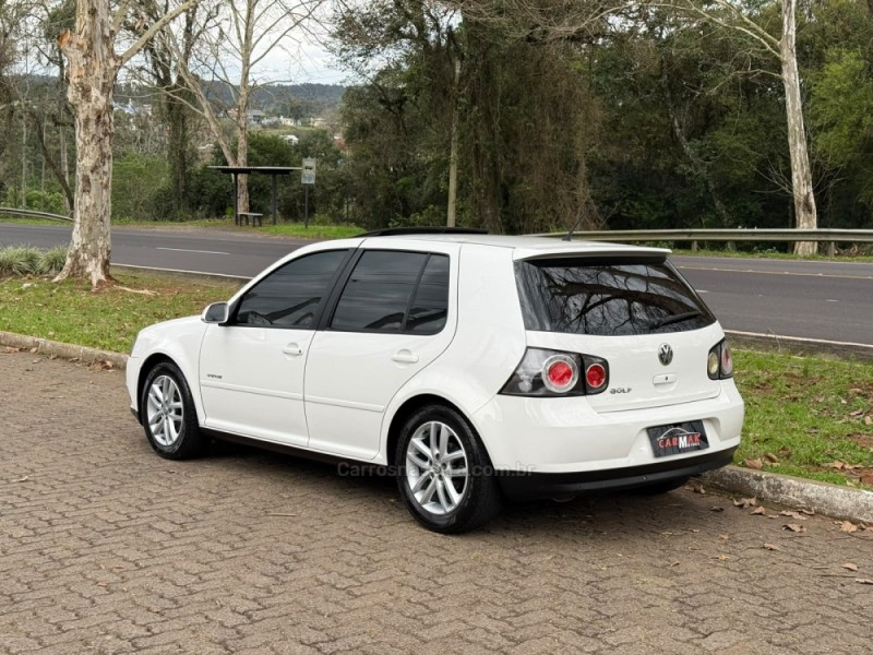 GOLF 1.6 MI SPORTLINE 8V FLEX 4P MANUAL - 2010 - DOIS IRMãOS
