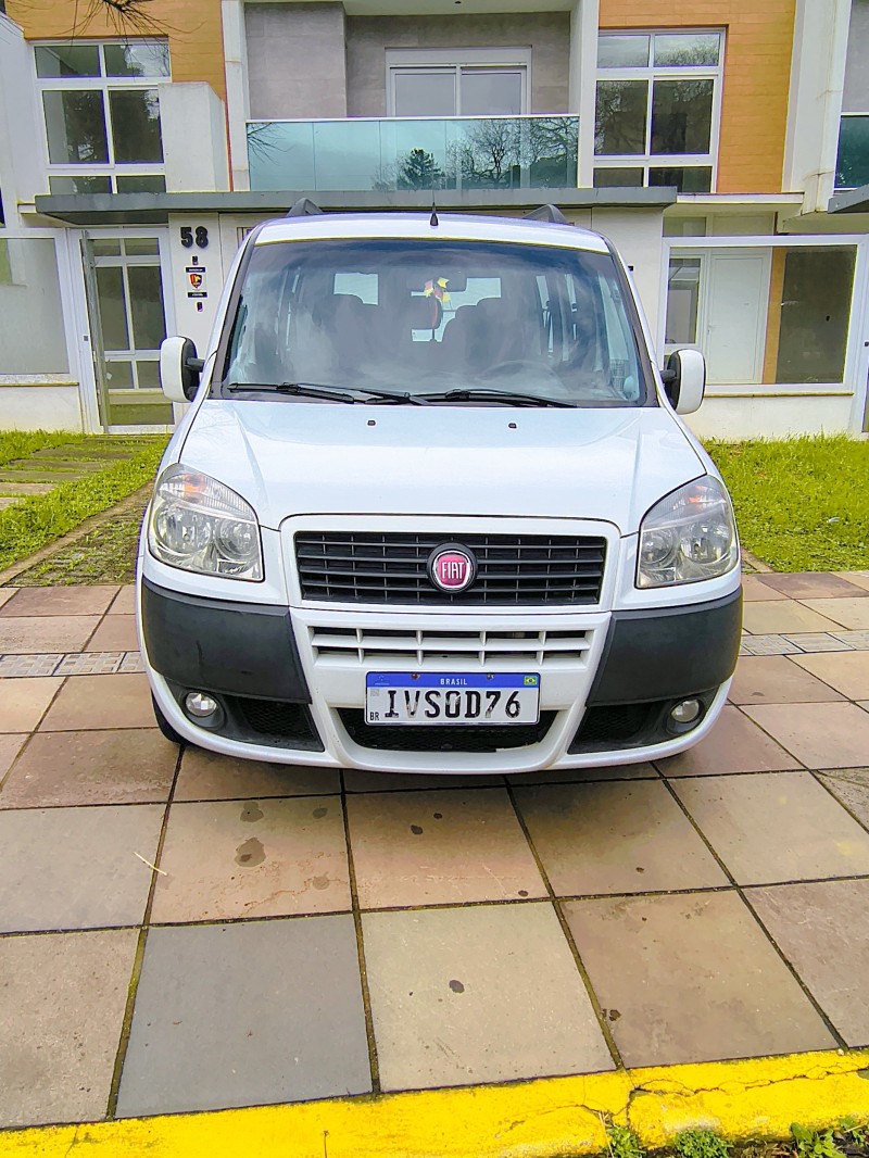 DOBLÓ 1.8 MPI ESSENCE 16V FLEX 7P MANUAL - 2014 - FARROUPILHA