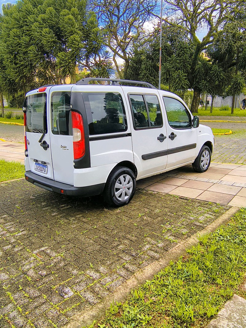 DOBLÓ 1.8 MPI ESSENCE 16V FLEX 7P MANUAL - 2014 - FARROUPILHA