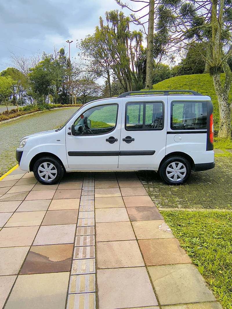 DOBLÓ 1.8 MPI ESSENCE 16V FLEX 7P MANUAL - 2014 - FARROUPILHA