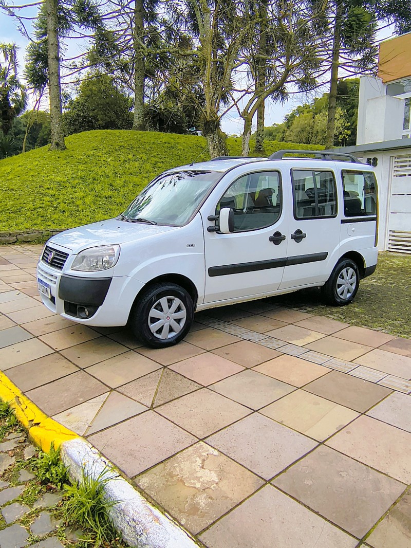 DOBLÓ 1.8 MPI ESSENCE 16V FLEX 7P MANUAL - 2014 - FARROUPILHA