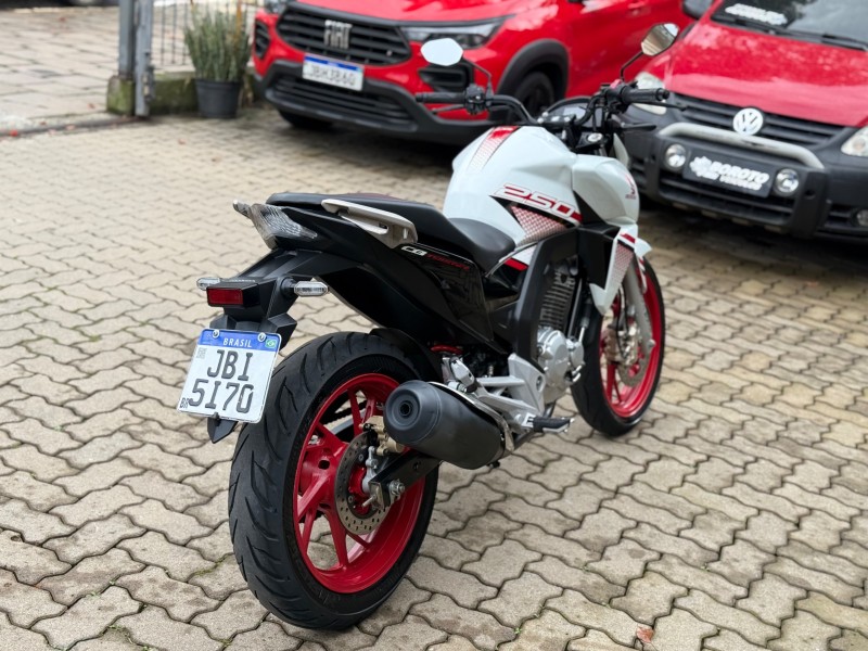CB 250F TWISTER CBS - 2022 - BENTO GONçALVES