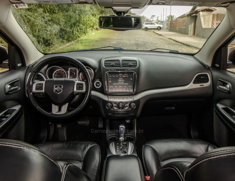JOURNEY 3.6 SXT V6 GASOLINA 4P AUTOMÁTICO - 2012 - NOVO HAMBURGO