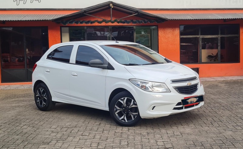 onix  2016 canela