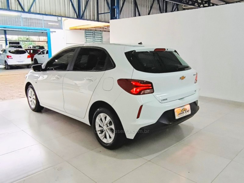 ONIX 1.0 LT 12V FLEX 4P MANUAL - 2023 - VACARIA