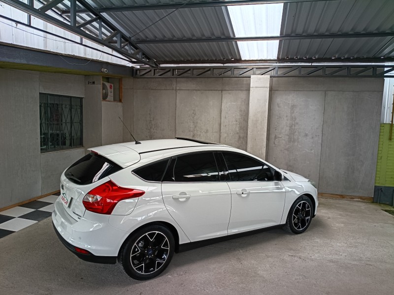 FOCUS 2.0 TITANIUM PLUS 16V FLEX 4P AUTOMÁTICO - 2015 - CAXIAS DO SUL