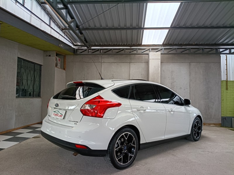 FOCUS 2.0 TITANIUM PLUS 16V FLEX 4P AUTOMÁTICO - 2015 - CAXIAS DO SUL
