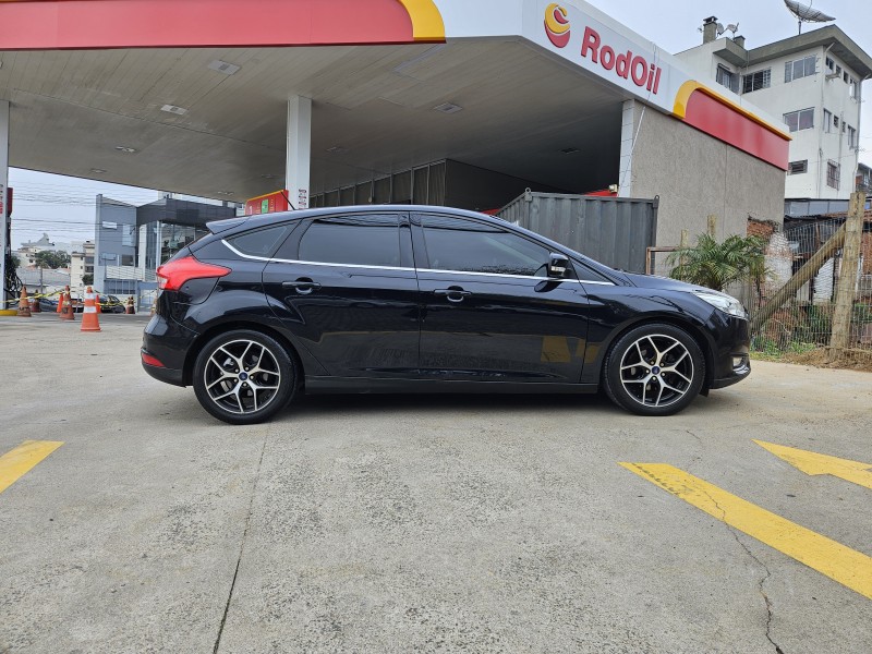 FOCUS 2.0 TITANIUM HATCH 16V FLEX 4P AUTOMÁTICO - 2016 - CAXIAS DO SUL