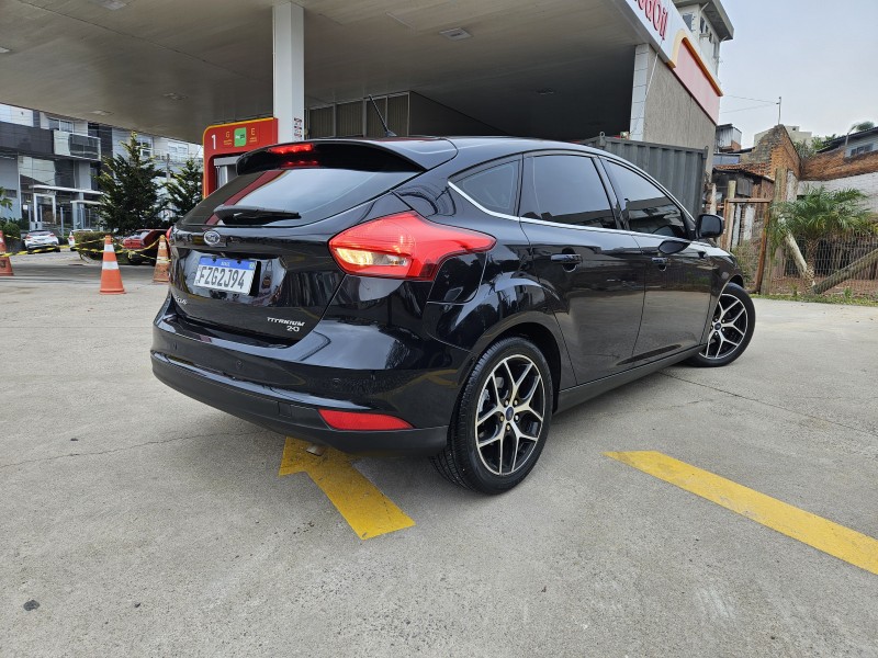 FOCUS 2.0 TITANIUM HATCH 16V FLEX 4P AUTOMÁTICO - 2016 - CAXIAS DO SUL