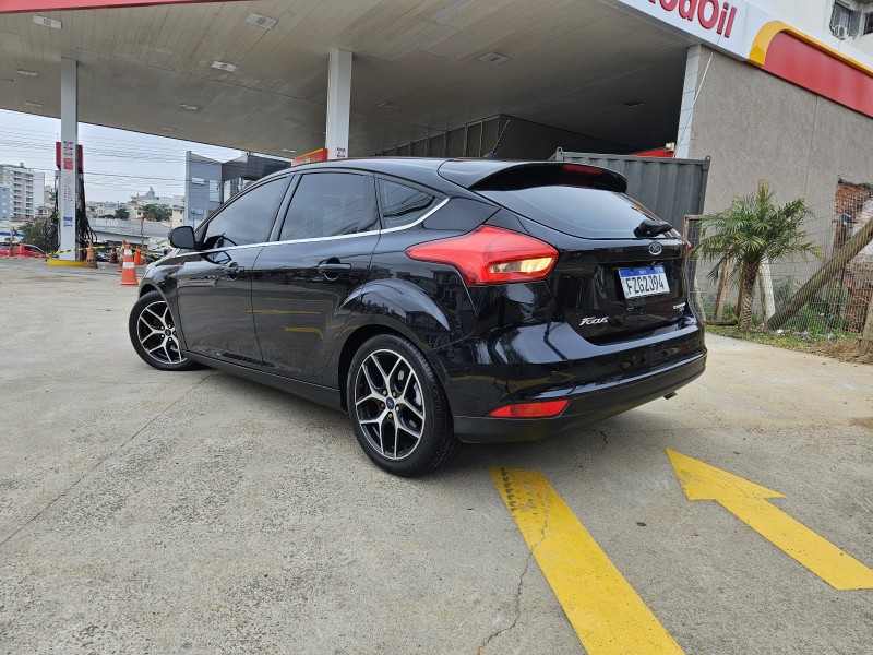 FOCUS 2.0 TITANIUM HATCH 16V FLEX 4P AUTOMÁTICO - 2016 - CAXIAS DO SUL