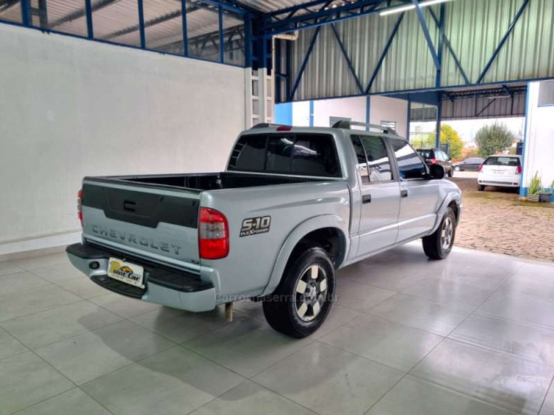 S10 2.4 MPFI EXECUTIVE 4X2 CD 8V FLEX 4P MANUAL - 2010 - VACARIA