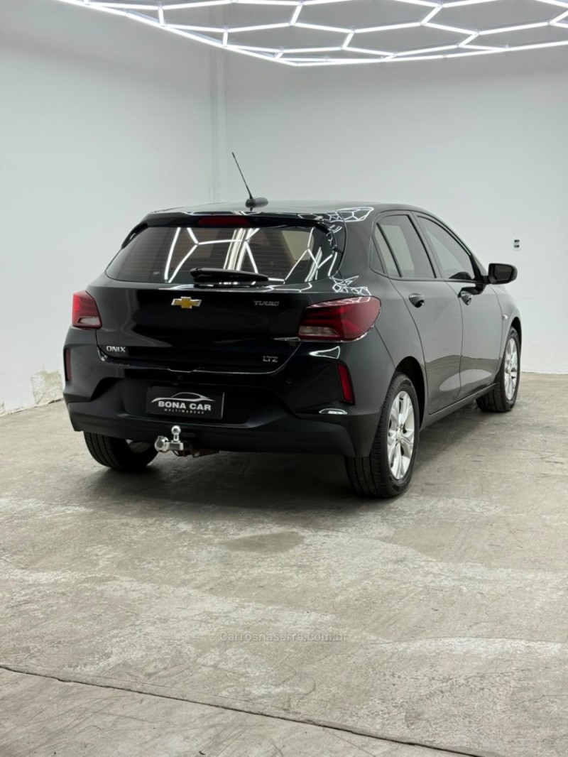 ONIX 1.0 LTZ 12V TURBO FLEX 4P MANUAL - 2023 - CAXIAS DO SUL