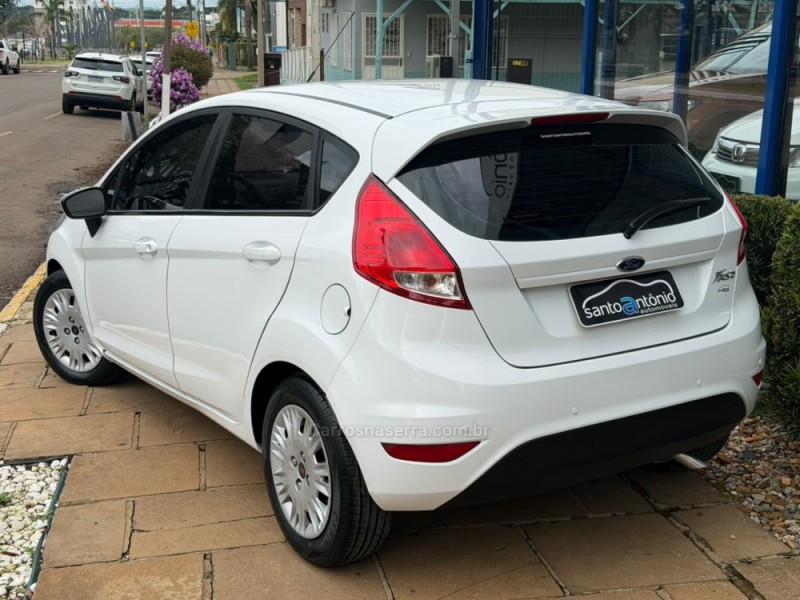 FIESTA 1.5 SE HATCH 16V FLEX 4P MANUAL - 2015 - LAGOA VERMELHA