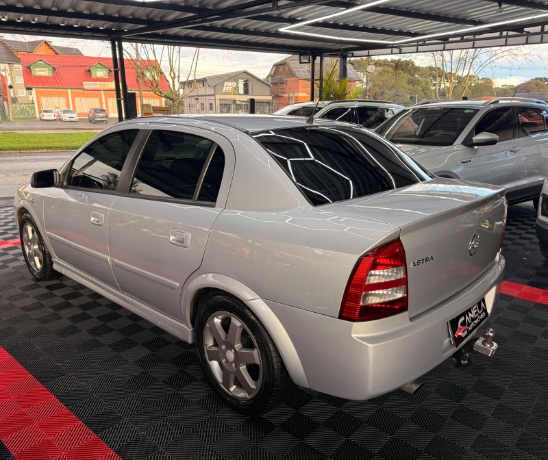 ASTRA 2.0 MPFI ELITE SEDAN 8V FLEX 4P MANUAL - 2005 - CANELA
