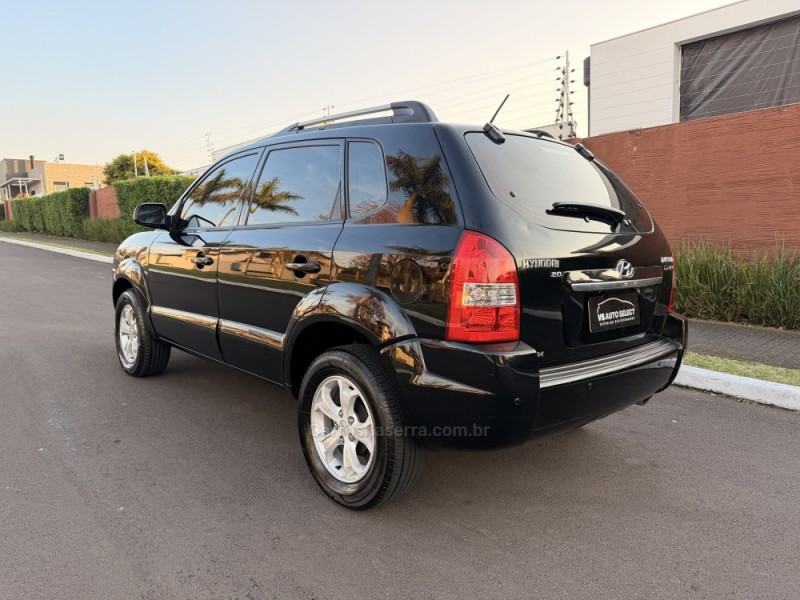TUCSON 2.0 MPFI GL 16V 142CV 2WD GASOLINA 4P MANUAL - 2010 - SãO LEOPOLDO