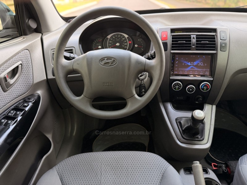 TUCSON 2.0 MPFI GL 16V 142CV 2WD GASOLINA 4P MANUAL - 2010 - SãO LEOPOLDO