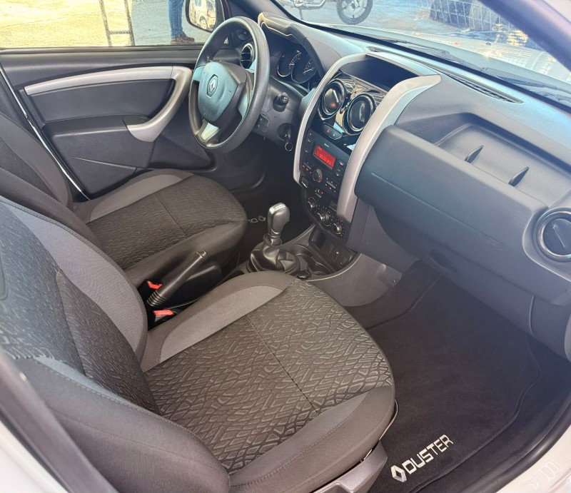 DUSTER 1.6 EXPRESSION 4X2 16V FLEX 4P AUTOMÁTICO - 2020 - CANELA