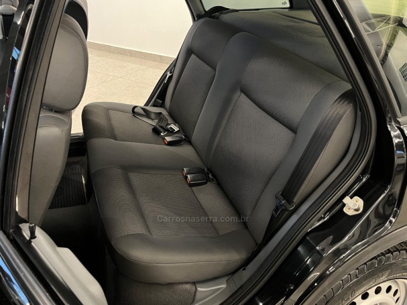 PARATI 1.6 MI TITAN 8V FLEX 4P MANUAL G.IV - 2011 - VACARIA
