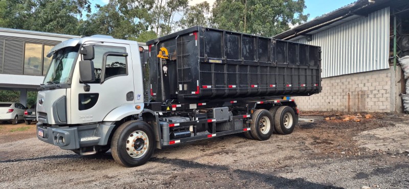 CARGO 3133 E 6X4 TURBO (E5) - 2015 - CAXIAS DO SUL