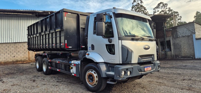 cargo 3133 e 6x4 turbo  e5  2015 caxias do sul