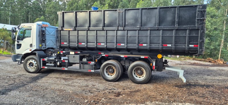 CARGO 3133 E 6X4 TURBO (E5) - 2015 - CAXIAS DO SUL