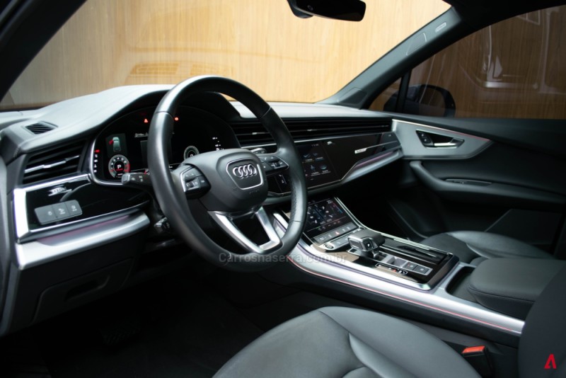 Q7 3.0 TFSI PERFORMANCE BLACK QUATTRO HÍBRIDO 4P AUTOMÁTICO - 2023 - GARIBALDI