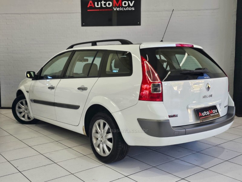 MÉGANE 2.0 DYNAMIQUE GRAND TOUR 16V GASOLINA 4P MANUAL - 2012 - CAXIAS DO SUL