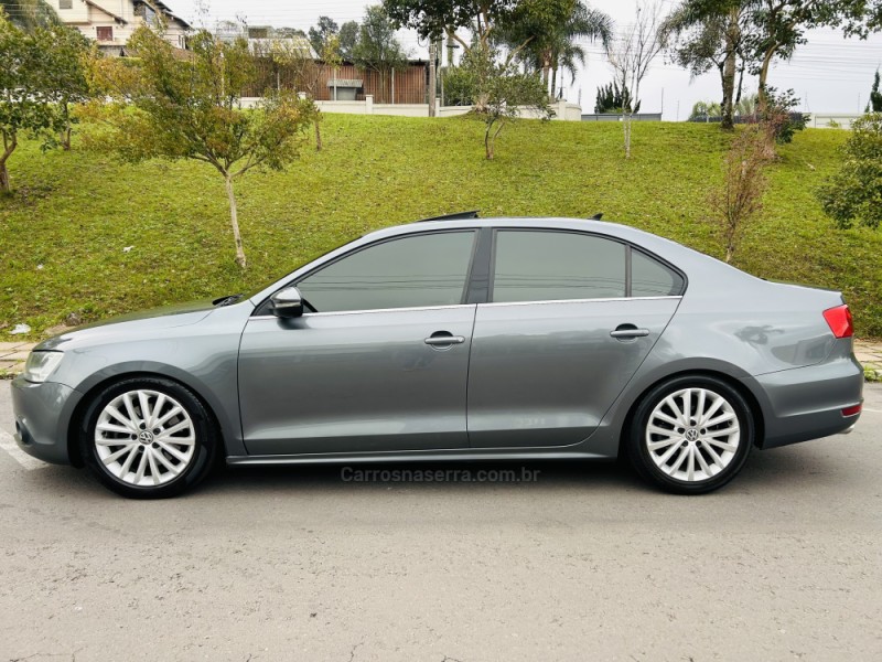 JETTA 2.0 TSI HIGHLINE 200CV GASOLINA 4P TIPTRONIC - 2012 - BENTO GONçALVES