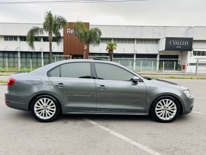 JETTA 2.0 TSI HIGHLINE 200CV GASOLINA 4P TIPTRONIC - 2012 - BENTO GONçALVES