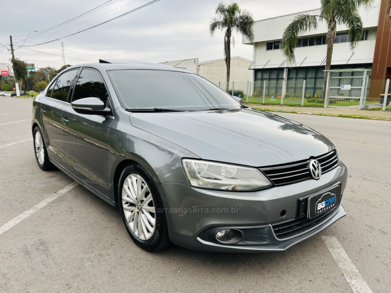 JETTA 2.0 TSI HIGHLINE 200CV GASOLINA 4P TIPTRONIC - 2012 - BENTO GONçALVES