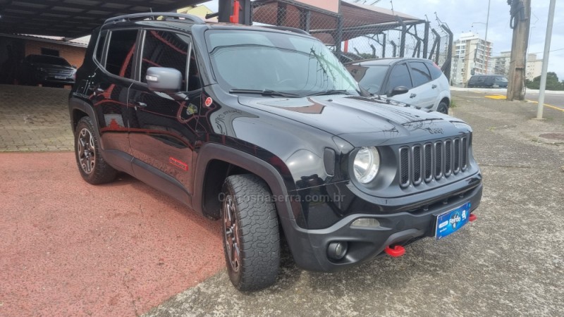 RENEGADE 2.0 16V TURBO DIESEL TRAILHAWK 4P 4X4 AUTOMÁTICO - 2016 - FARROUPILHA