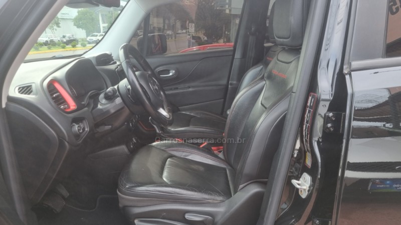 RENEGADE 2.0 16V TURBO DIESEL TRAILHAWK 4P 4X4 AUTOMÁTICO - 2016 - FARROUPILHA