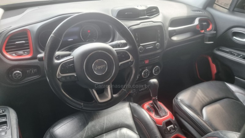 RENEGADE 2.0 16V TURBO DIESEL TRAILHAWK 4P 4X4 AUTOMÁTICO - 2016 - FARROUPILHA