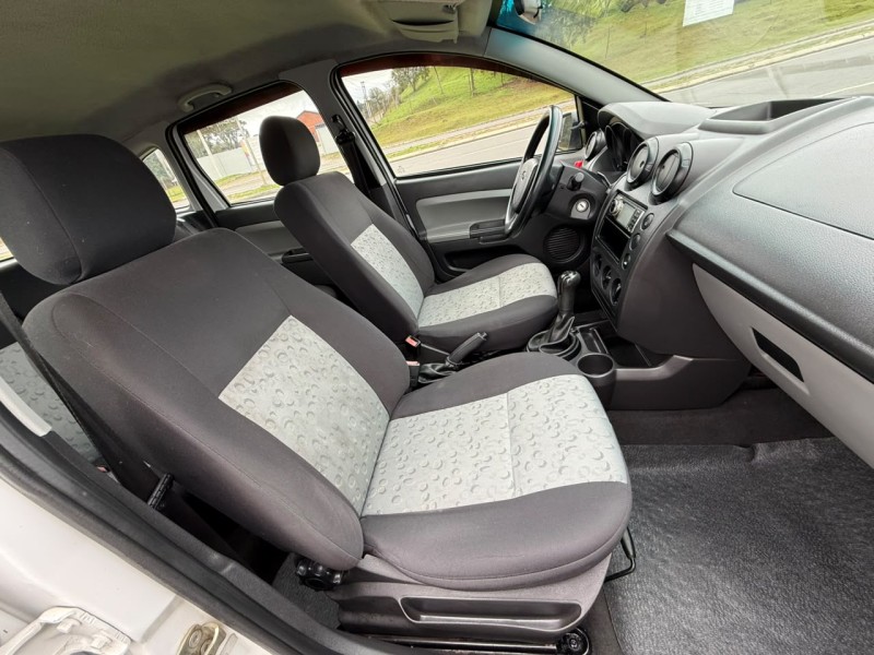 FIESTA 1.6 MPI HATCH 8V FLEX 4P MANUAL - 2010 - FARROUPILHA