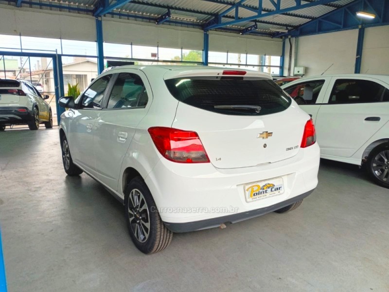 ONIX 1.4 MPFI LTZ 8V FLEX 4P MANUAL - 2016 - VACARIA