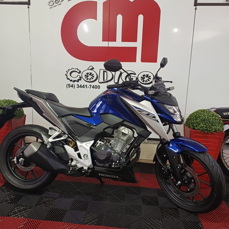 CB 300F TWISTER  - 2026 - VERANóPOLIS