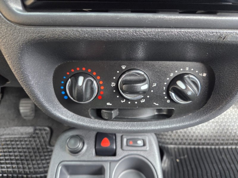 CLIO 1.0 EXPRESSION 16V FLEX 4P MANUAL - 2014 - PICADA CAFé