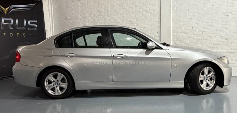 320I 2.0 16V GASOLINA 4P AUTOMÁTICO - 2008 - CAXIAS DO SUL