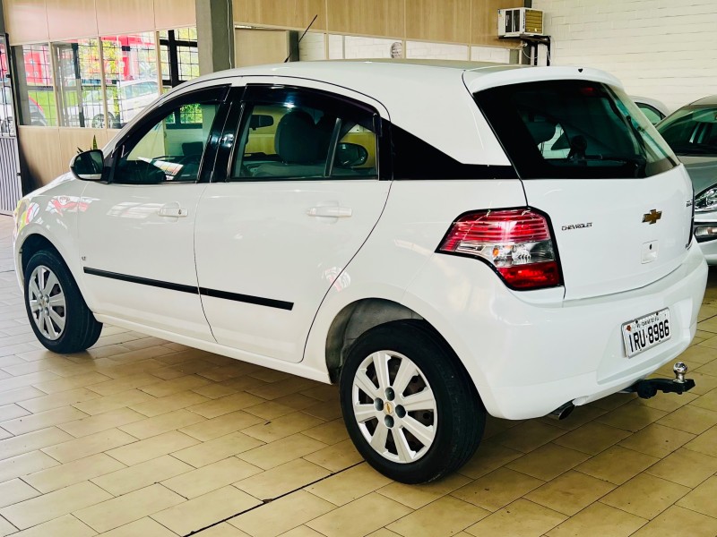 AGILE 1.4 MPFI LT 8V FLEX 4P MANUAL - 2011 - CAXIAS DO SUL